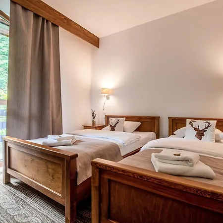 Bacowka Bialy Jelen Çiftlik konaklama Iwkowa