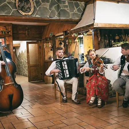 Bacowka Bialy Jelen Farm stay